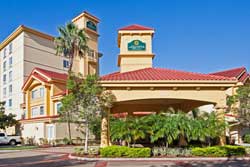 Orlando pet friendly hotel - hotel indigo